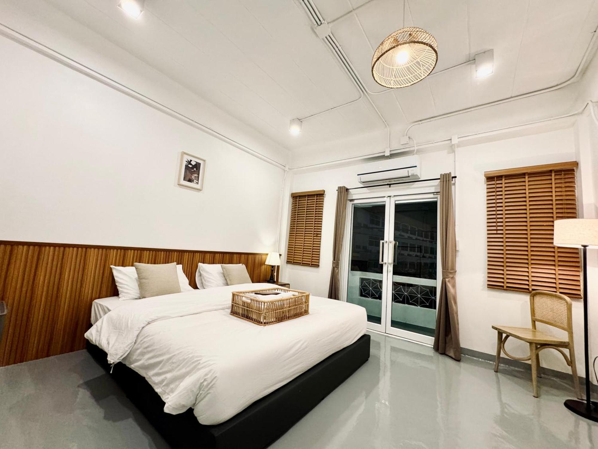 Momento Hotel And Cafe Khon Kaen Exteriör bild